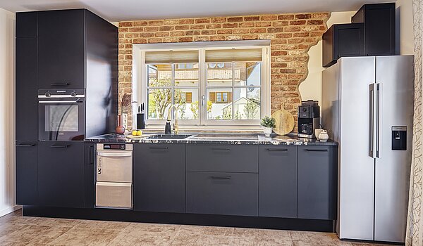 Erdgeschosswohnung mit 2 Zimmern | Bad Wiessee | 700942 | ...großzügiger Einbauküche...