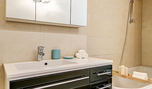 Etagenwohnung mit 4 Zimmern | München-Maxvorstadt | 2011ML2 | ...Waschtisch und...