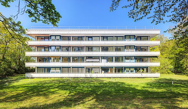 Etagenwohnung mit 3.5 Zimmern | München-Bogenhausen | 703052 | Viel Grün drumherum