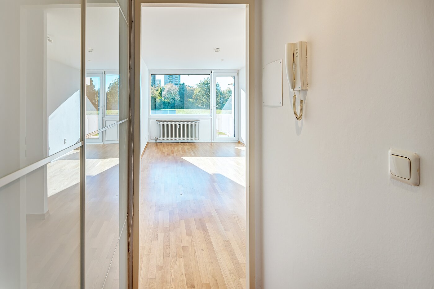 Apartment mit 2 Zimmern | München-Feldmoching | 70466 | Flur vom Eingang kommend