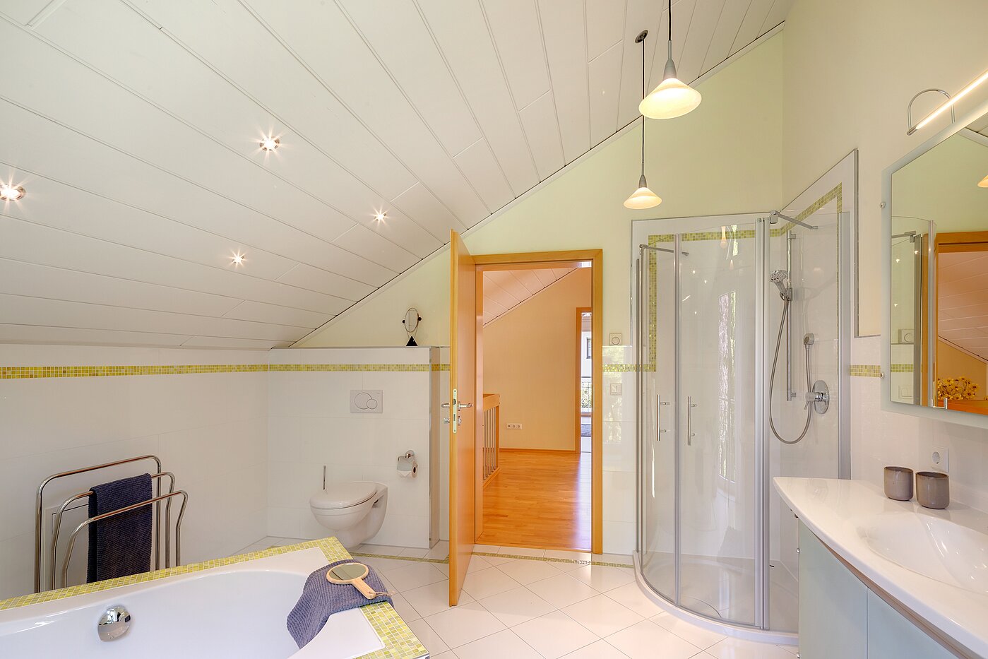 Einfamilienhaus mit 5 Zimmern | Icking | 70438 | ...und separater Dusche