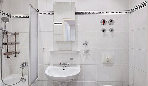 Etagenwohnung mit 1 Zimmer | München-Ludwigsvorstadt | 70388 | Badezimmer