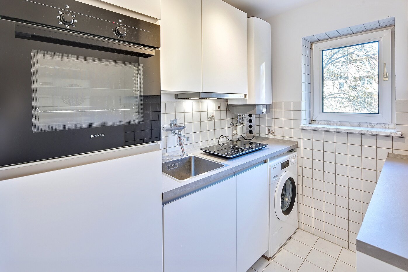 Etagenwohnung mit 3 Zimmern | München-Bogenhausen | 70310 | Küche mit Fenster