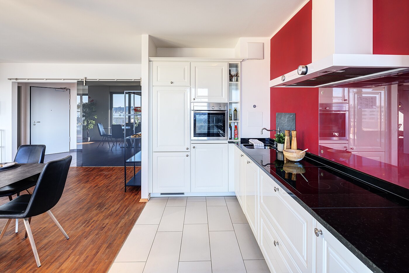 Dachgeschosswohnung mit 3 Zimmern | München-Riem | 701701 | ...modernen Einbauten und...