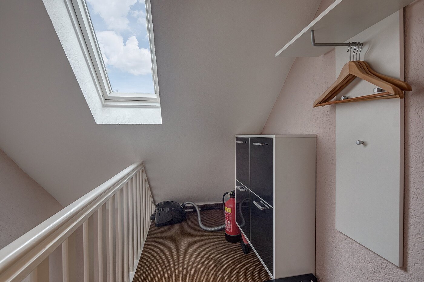 Dachgeschosswohnung mit 3 Zimmern | München-Hasenbergl | 1803ML5 | Garderobe