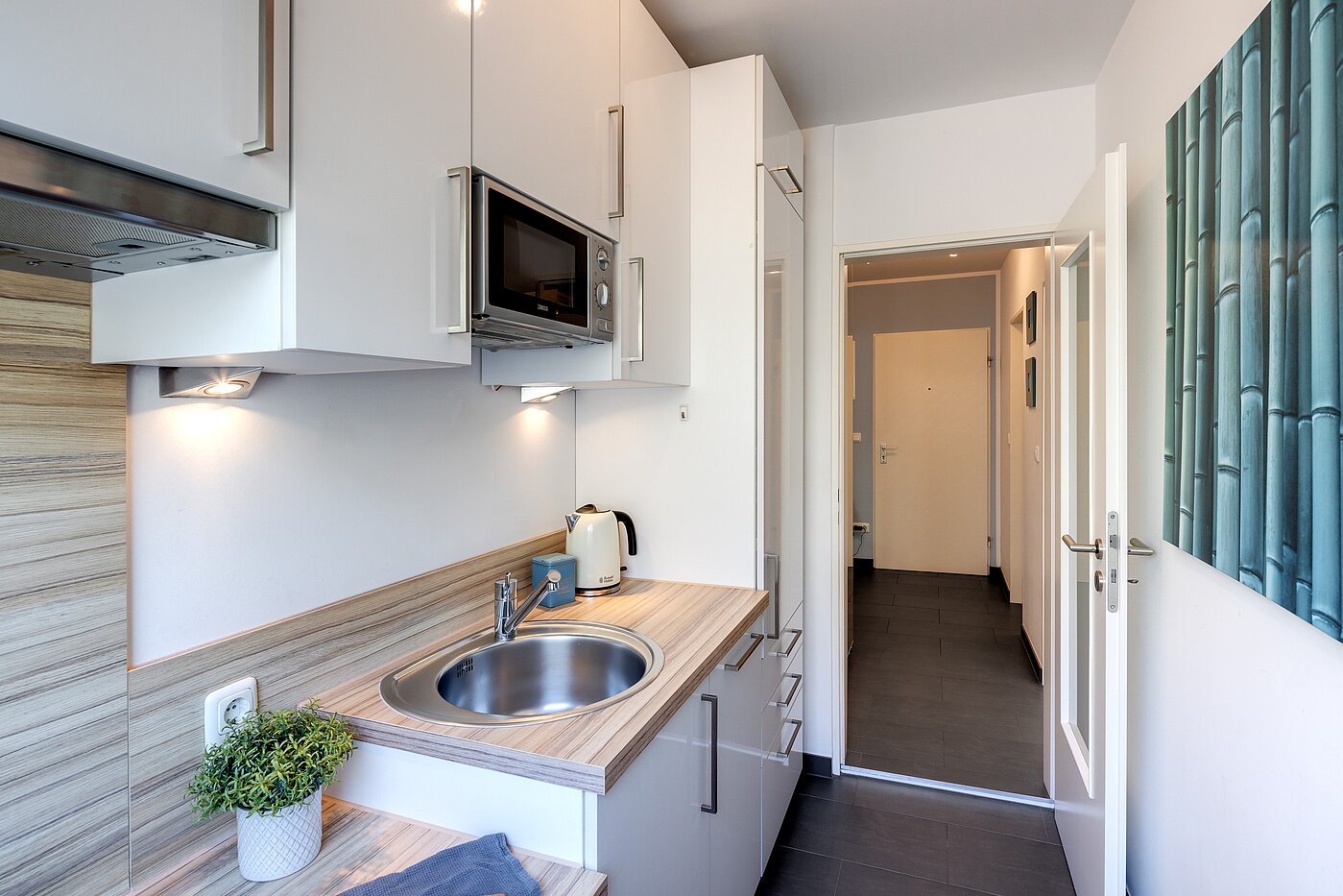 Etagenwohnung mit 2 Zimmern | München-Schwabing | 70013 | ...voll eingerichtet