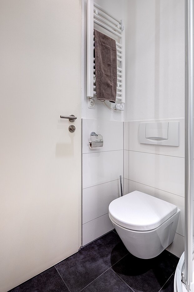 Etagenwohnung mit 3.5 Zimmern | München-Bogenhausen | 70267 | Gäste-WC mit...