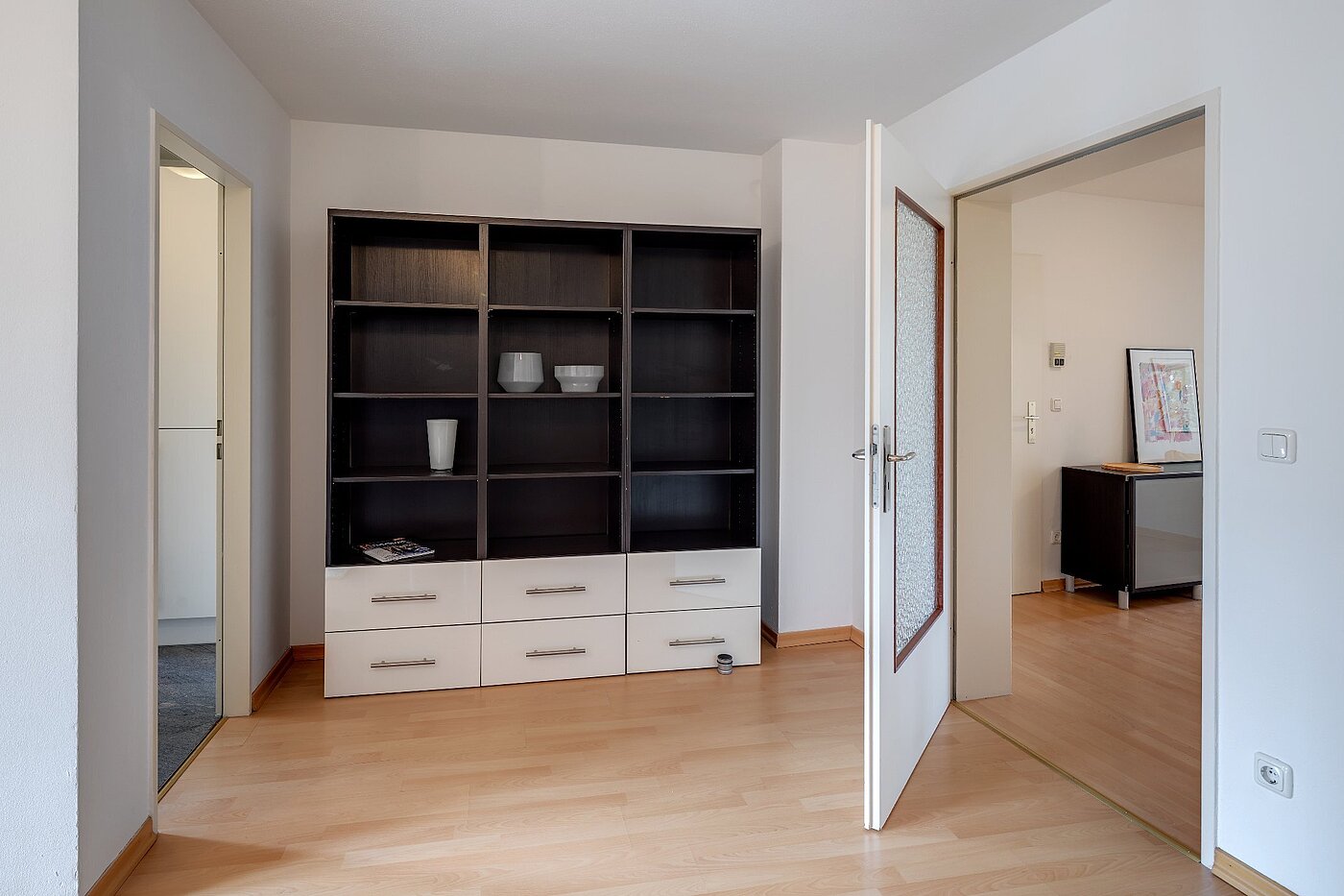 Etagenwohnung mit 3 Zimmern | München-Ludwigsvorstadt | 1806ML1 | Regalwand