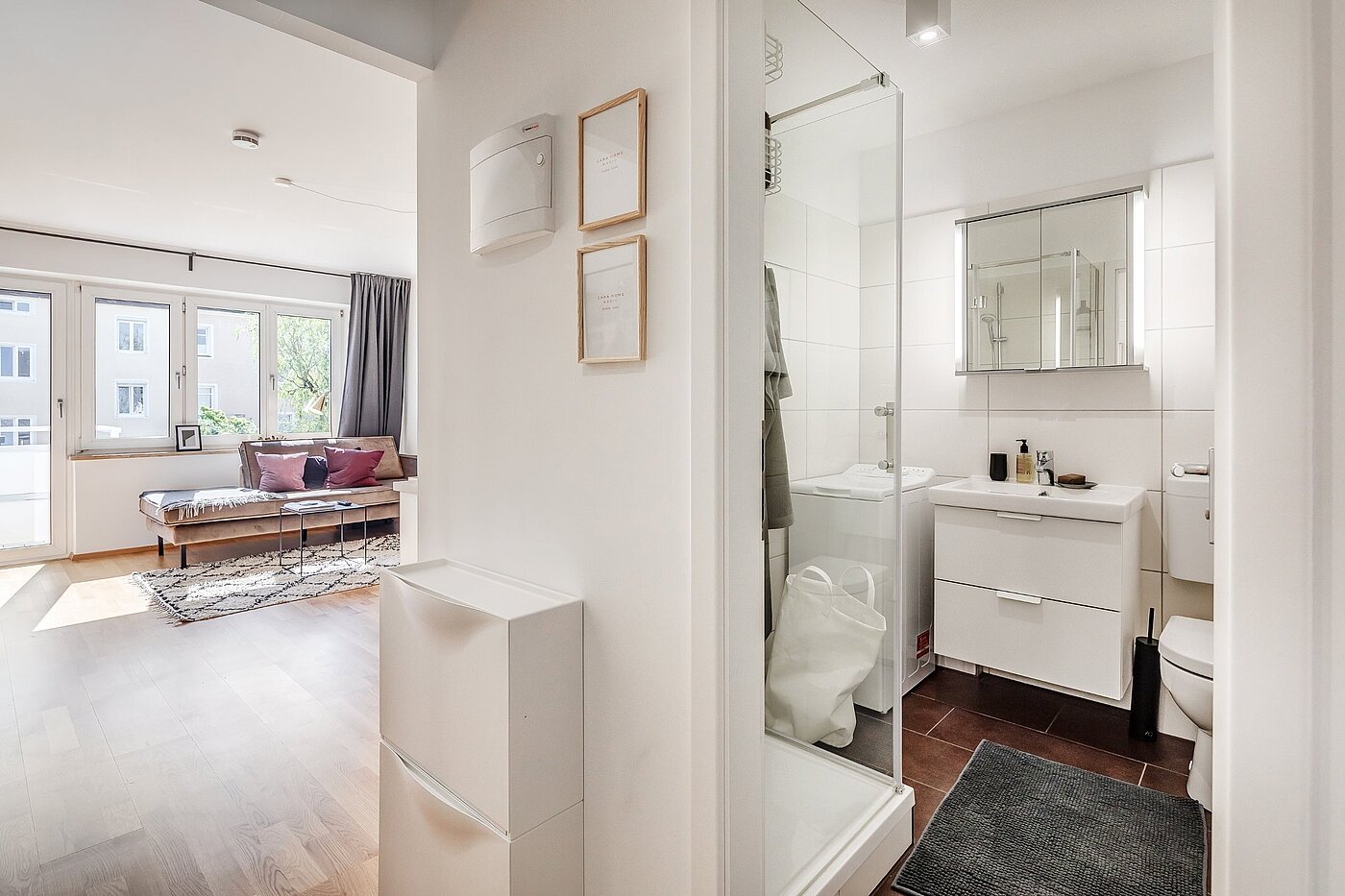 Etagenwohnung mit 1 Zimmer | München-Neuhausen | 2010ML6 | Zugang zum Badezimmer