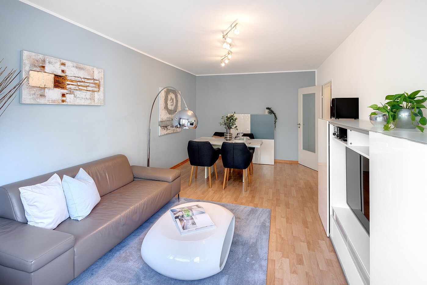Etagenwohnung mit 2 Zimmern | München-Schwabing | 70013 | ...und Platz zum Essen