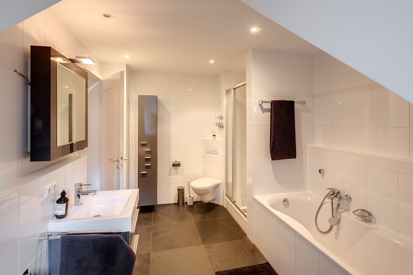 Maisonettewohnung mit 2.5 Zimmern | München-Solln | 701961 | Badewanne und...