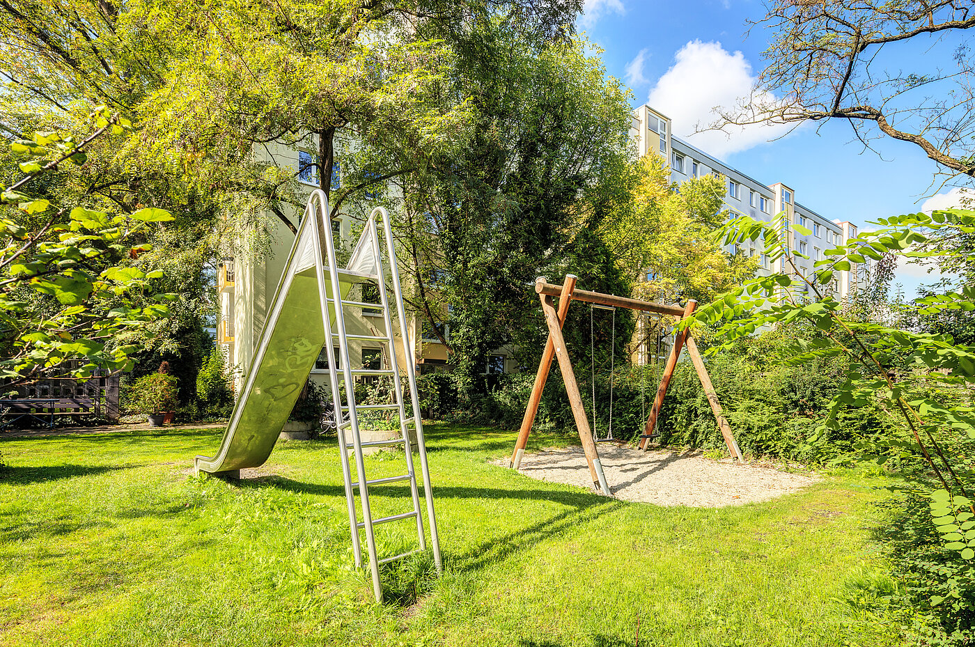 Etagenwohnung mit 2 Zimmern | München-Bogenhausen | 70287 | ...mit Gemeinschaftsflächen