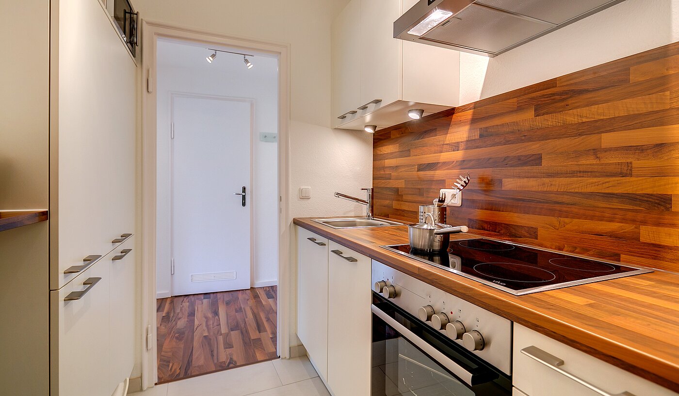 Etagenwohnung mit 2 Zimmern | München-Schwabing | 70096 | Einbauküche samt Geräten