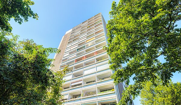 Etagenwohnung mit 3 Zimmern | München-Bogenhausen | 70261 | Gepflegte Fassade