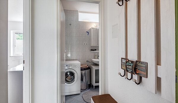 Etagenwohnung mit 1 Zimmer | München-Feldmoching | 70456 | Flur / Badezimmer