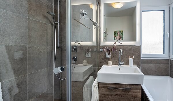 Etagenwohnung mit 4 Zimmern | Ismaning | 700081 | Mit Wanne & Dusche