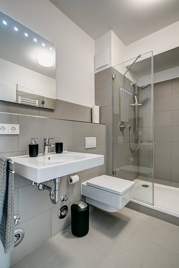 Etagenwohnung mit 1 Zimmer | München-Ramersdorf | 1909ML1 | ...modernen Bad mit...