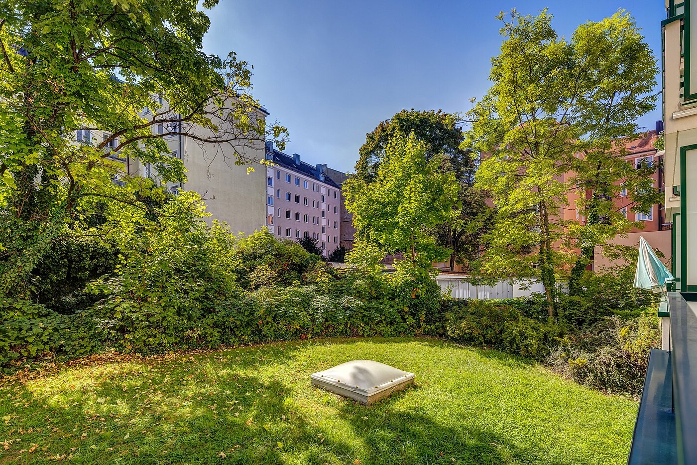 Etagenwohnung mit 1 Zimmer | München-Schwabing | 2109ML5 | ...Blick in den Innenhof