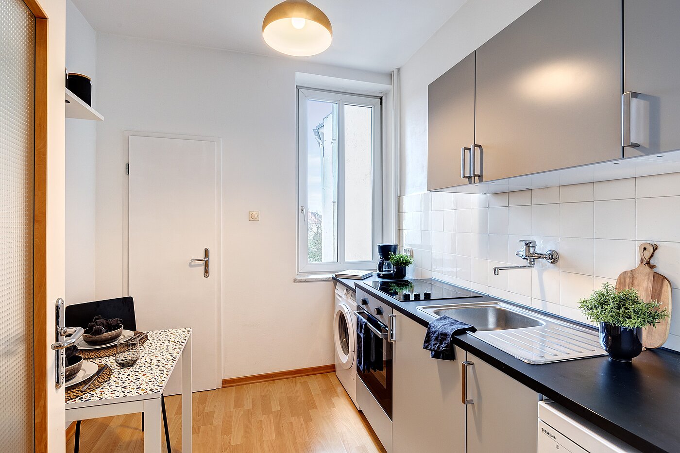 Etagenwohnung mit 1 Zimmer | München-Schwabing | 701051 | Kleine Wohnküche