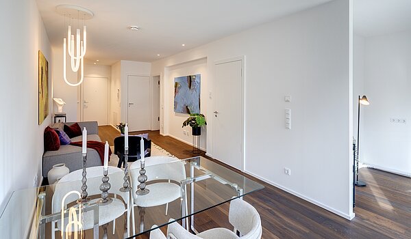 Terrassenwohnung mit 2 Zimmern | München-Harlaching | 70372 | Einladender Essplatz