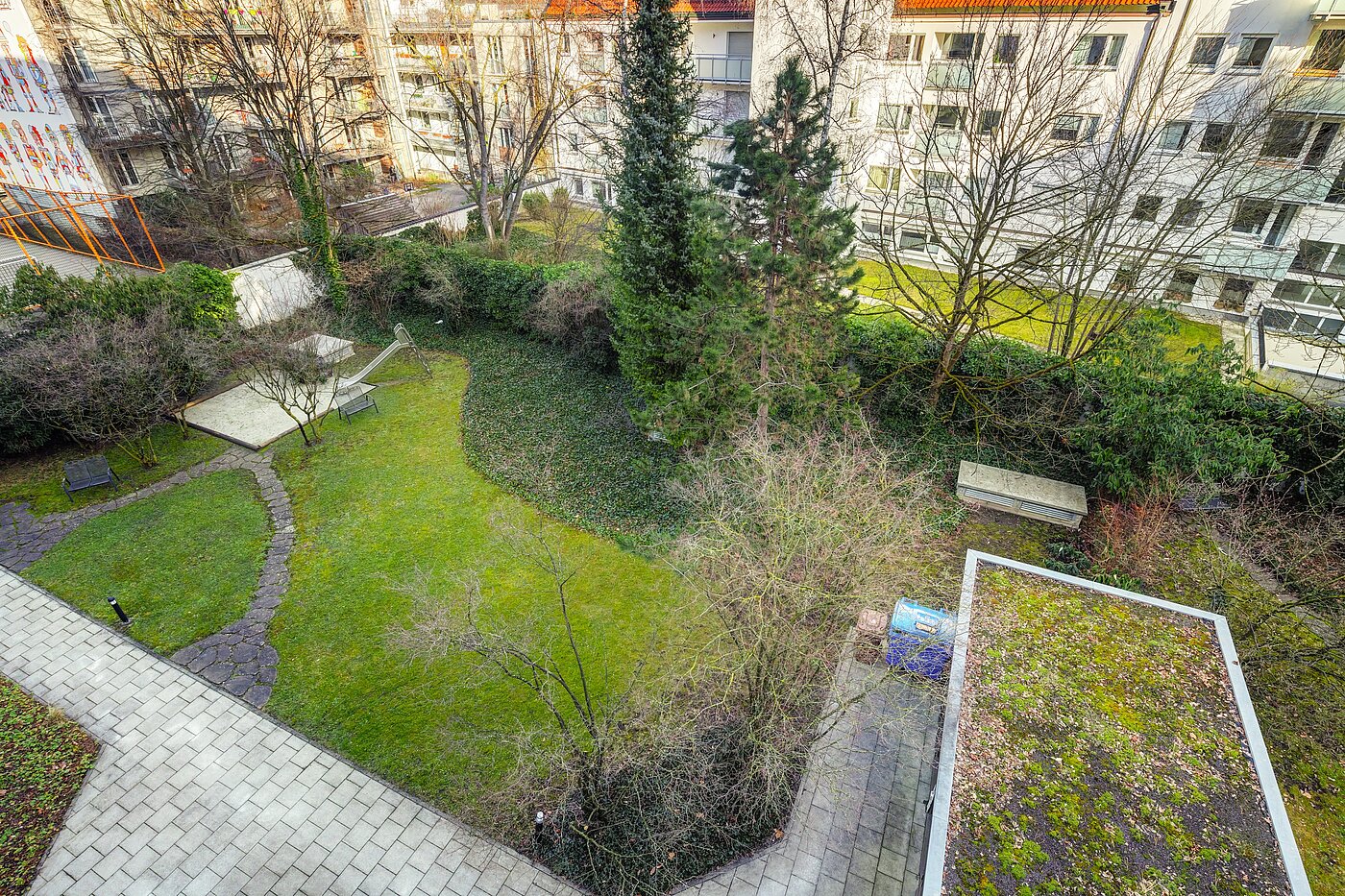 Etagenwohnung mit 2 Zimmern | München-Schwabing | 70102 | Ausblick in den ....