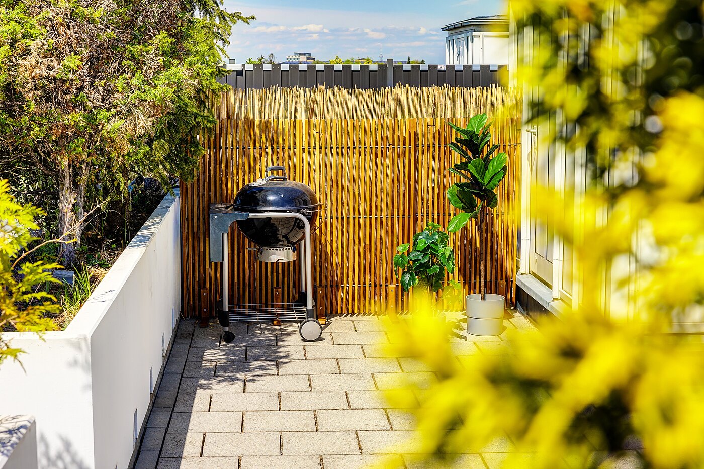 Etagenwohnung mit 2.5 Zimmern | München-Fasangarten | 702211 | Grillen mit Freunden