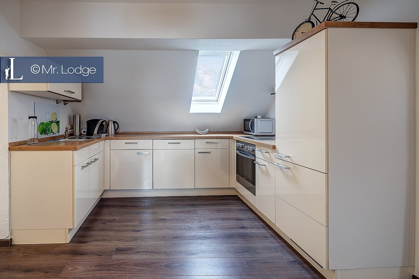 Dachgeschosswohnung mit 3 Zimmern | München-Hasenbergl | 1803D9 | Schöne Einbauküche