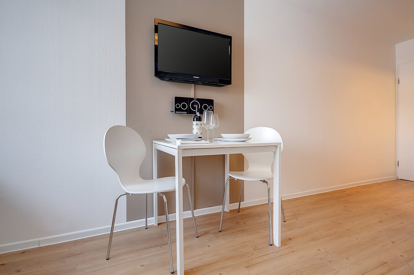 Etagenwohnung mit 1 Zimmer | München-Trudering | 2011ML4 | ...und Sitzgelegenheit