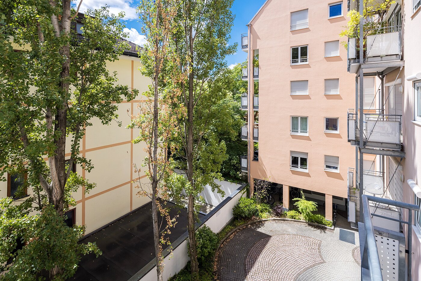 Etagenwohnung mit 1 Zimmer | München-Maxvorstadt | 2206ML5 | ...begrünten Innenhof