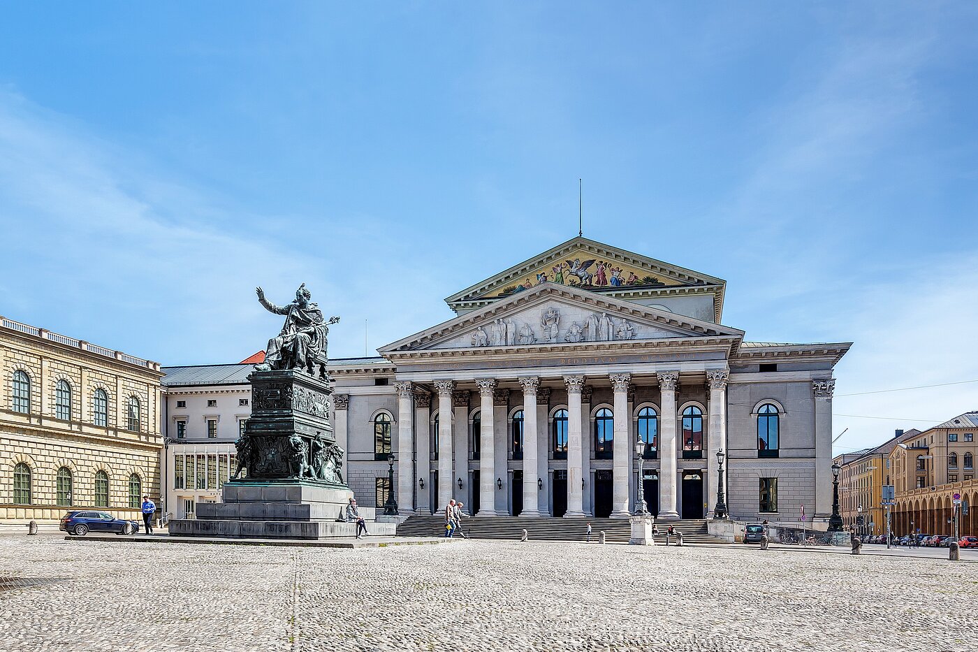 Etagenwohnung mit 3 Zimmern | 70046 | Bayerische Staatsoper