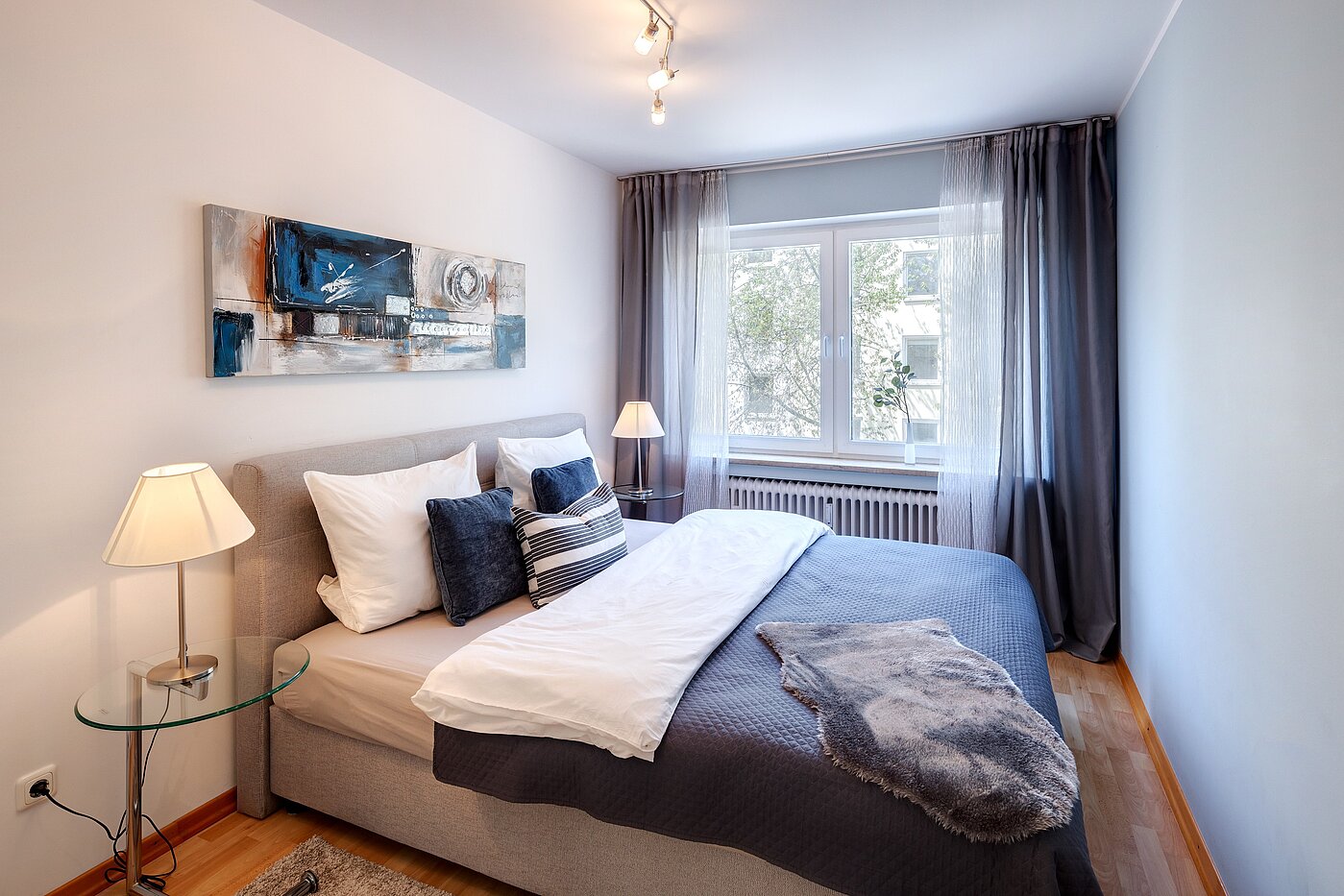 Etagenwohnung mit 2 Zimmern | München-Schwabing | 70013 | Schlafzimmer...
