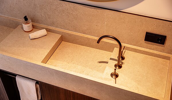 Reiheneckhaus mit 6 Zimmern | München-Trudering | 70191 | ...hochwertigen Amaturen,...