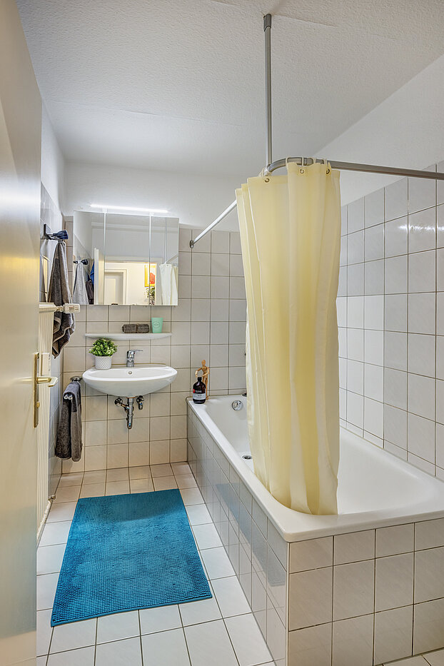 Etagenwohnung mit 3 Zimmern | München-Trudering | 70443 | Badezimmer
