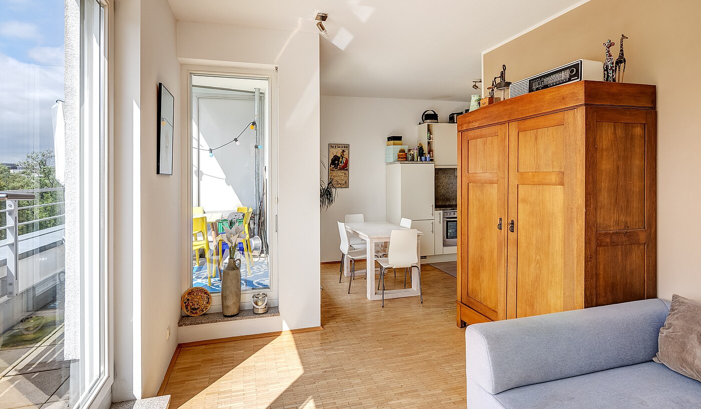 Etagenwohnung mit 2 Zimmern | München-Schwabing | 70153 | ...mit Platz zum Essen
