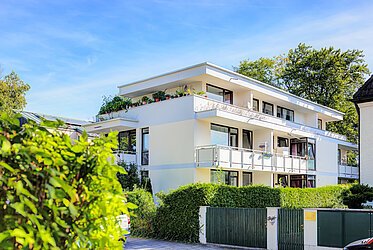 Obermenzing: Frisch renoviertes 1-Zimmer-Apartment mit Südbalkon - frei