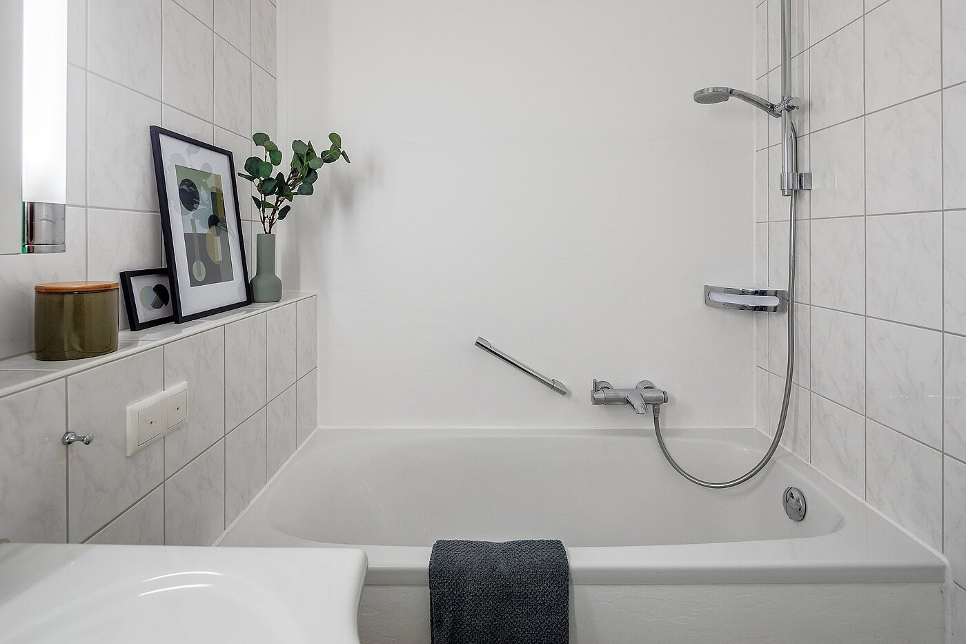 Etagenwohnung mit 3 Zimmern | München-Harlaching | 1908ML6 | ... Badewanne
