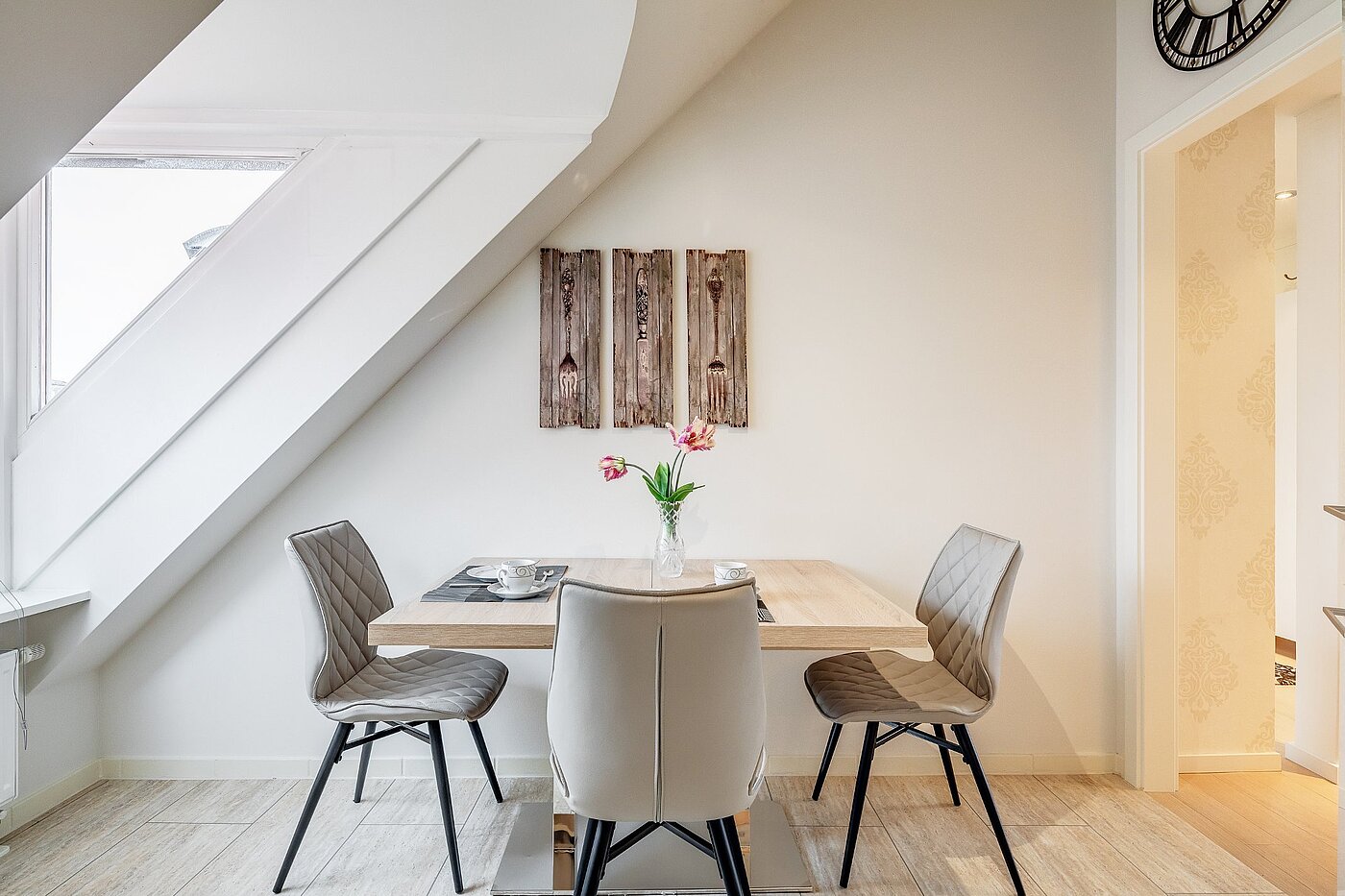 Etagenwohnung mit 2.5 Zimmern | München-Moosach | 2012ML4 | Gemütliche Essecke