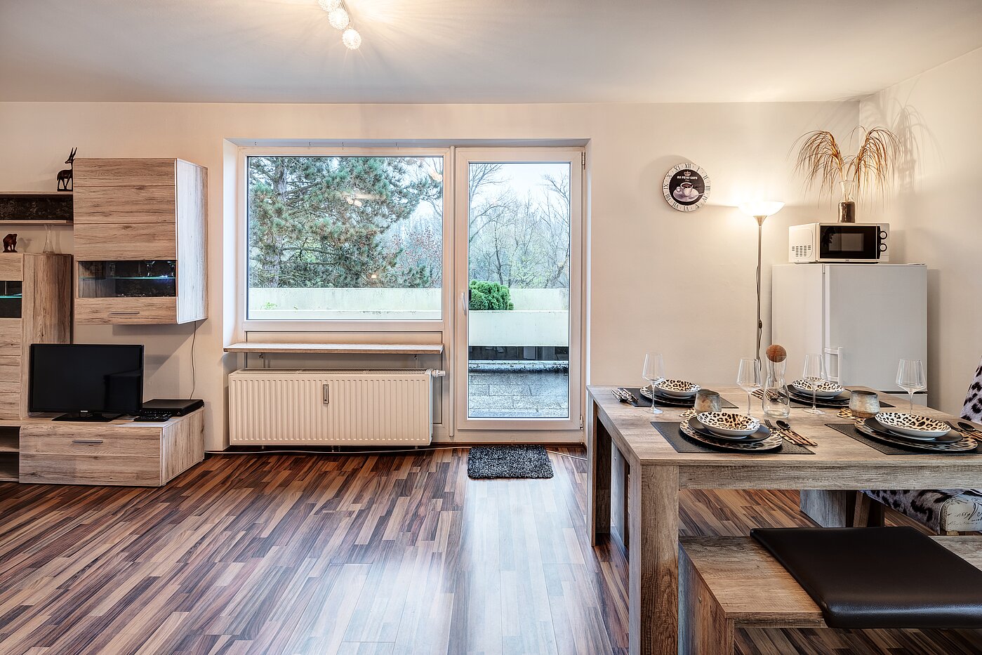 Etagenwohnung mit 1 Zimmer | Karlsfeld | 70460 | Wohn- und Essfbereich