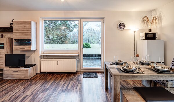 Etagenwohnung mit 1 Zimmer | Karlsfeld | 70460 | Wohn- und Essfbereich