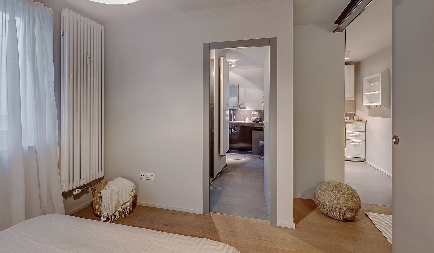 Hochparterre mit 2 Zimmern | München-Lehel | 2012ML1 | ...und Zugang zum Bad