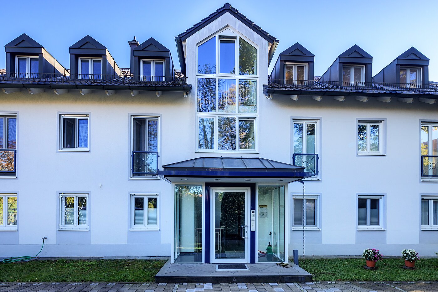 Dachgeschosswohnung mit 3 Zimmern | 70501 | Gepflegtes Objekt