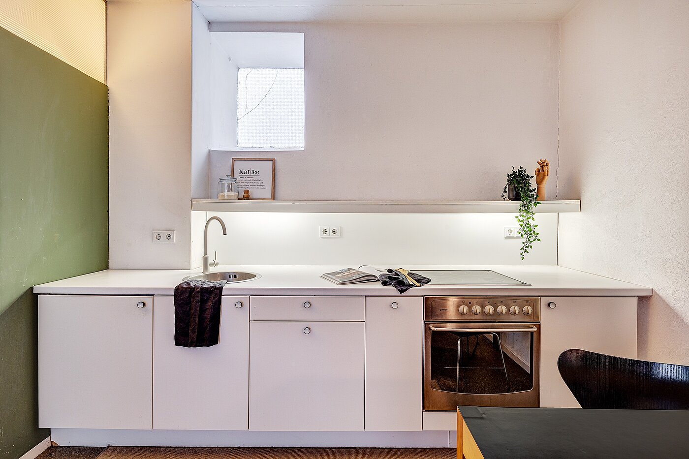 Loftwohung mit 1 Zimmer | München-Isarvorstadt | 2211ML7 | Die breite Küchenzeile...