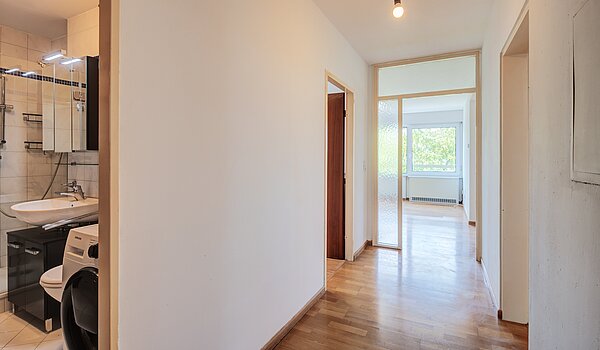 Etagenwohnung mit 2 Zimmern | München-Hadern | 704101 | Flur vom Eingang kommend