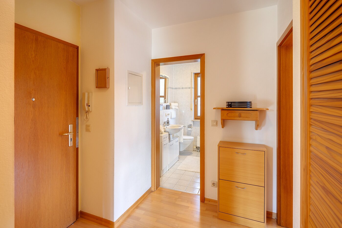 Etagenwohnung mit 2 Zimmern | München-Trudering | 701781 | Diele mit...