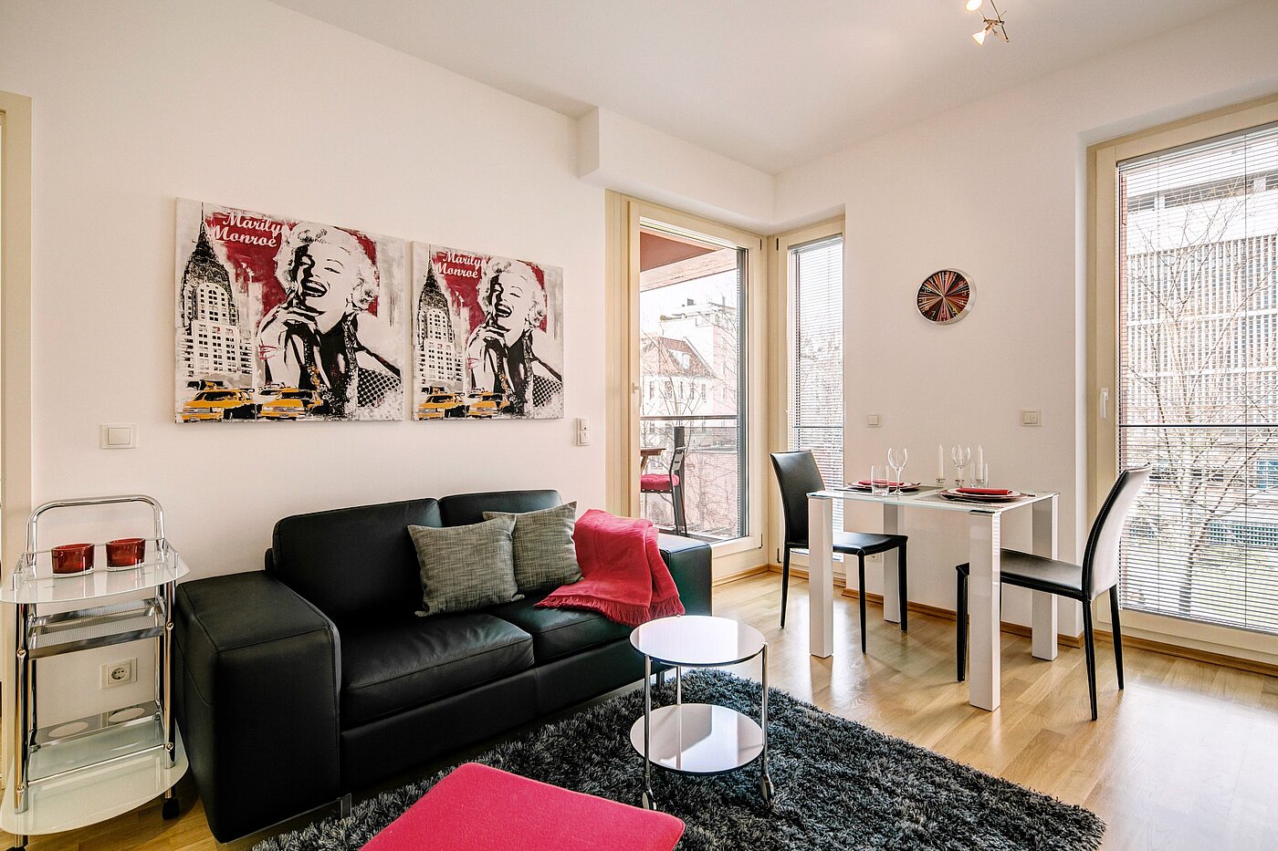 Etagenwohnung mit 1.5 Zimmern | München-Schwabing | 70392 | Wohn- und Essbereich
