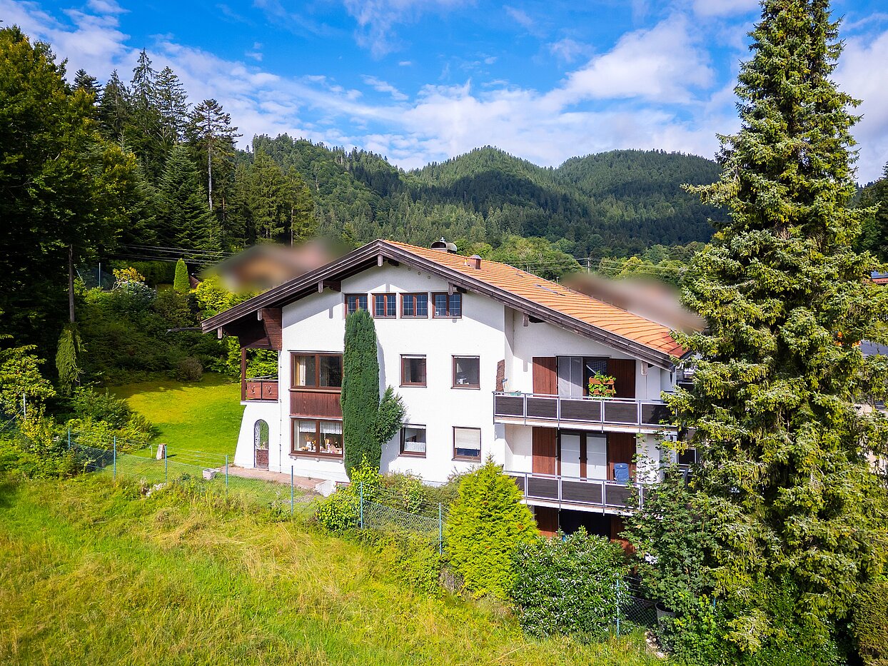 Mehrfamilienhaus mit 10 Zimmern | Bad Wiessee | 70212 | von Osten