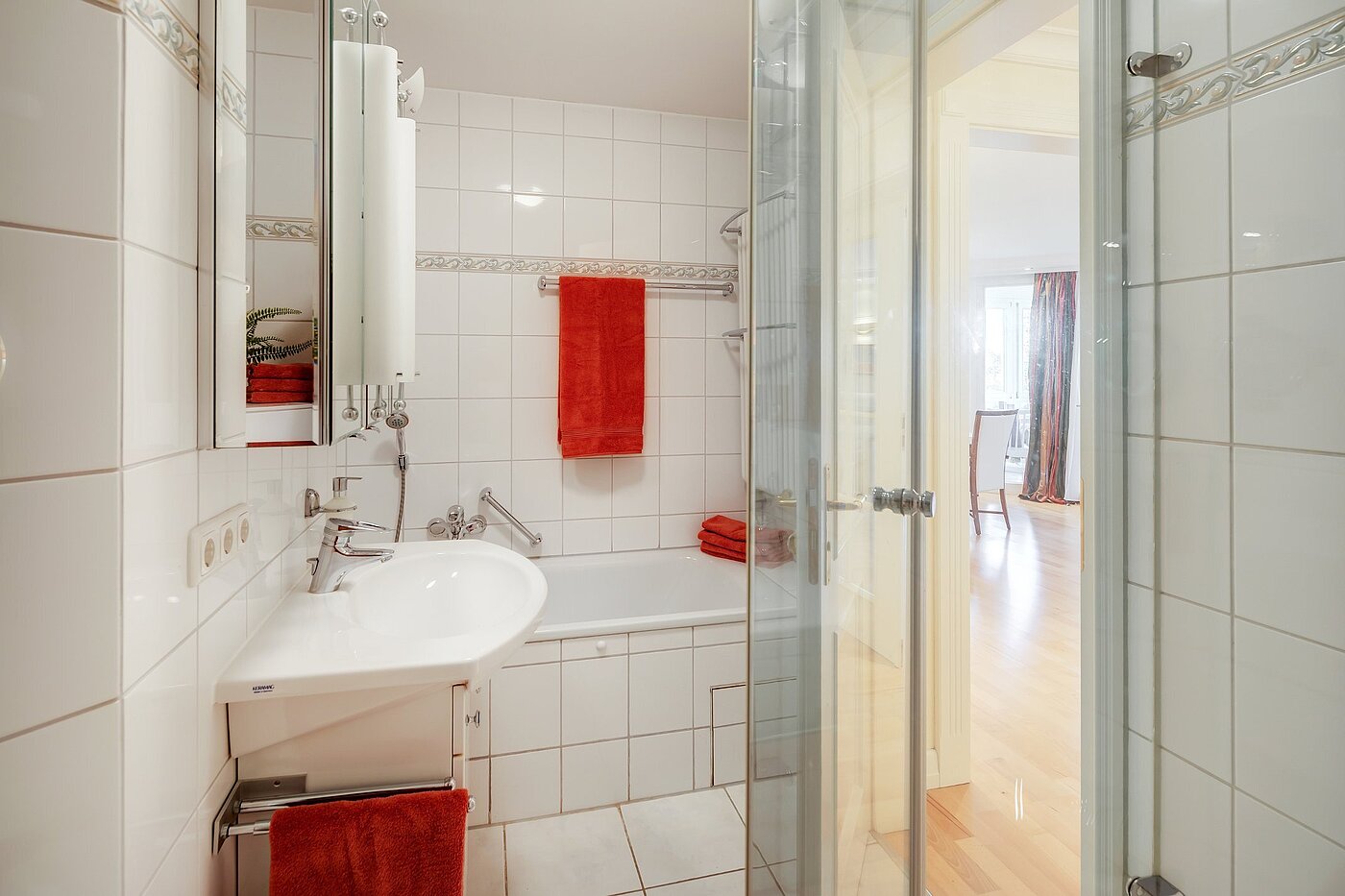 Etagenwohnung mit 2 Zimmern | München-Sendling | 2010ML1 | ...und Badewanne