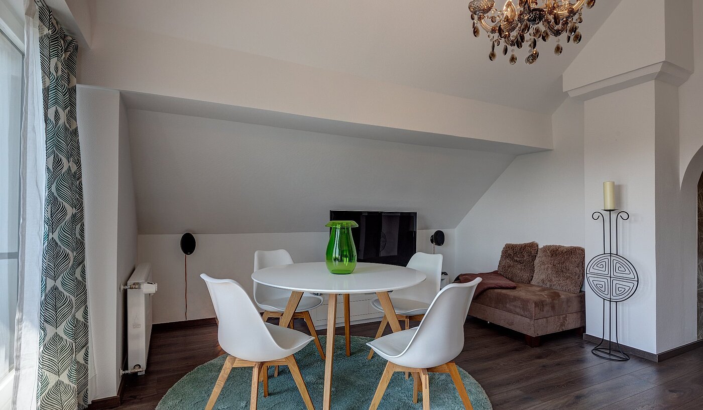 Dachgeschosswohnung mit 3 Zimmern | München-Hasenbergl | 1803ML5 | mit Essbereich