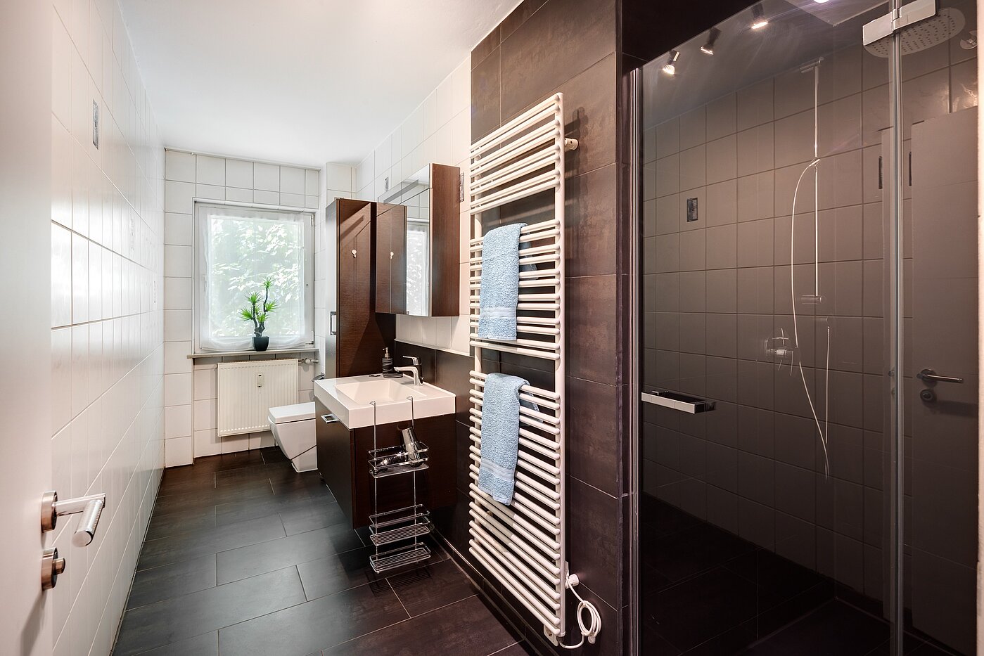 Etagenwohnung mit 2.5 Zimmern | München-Maxvorstadt | 702031 | Tageslichtbad mit...