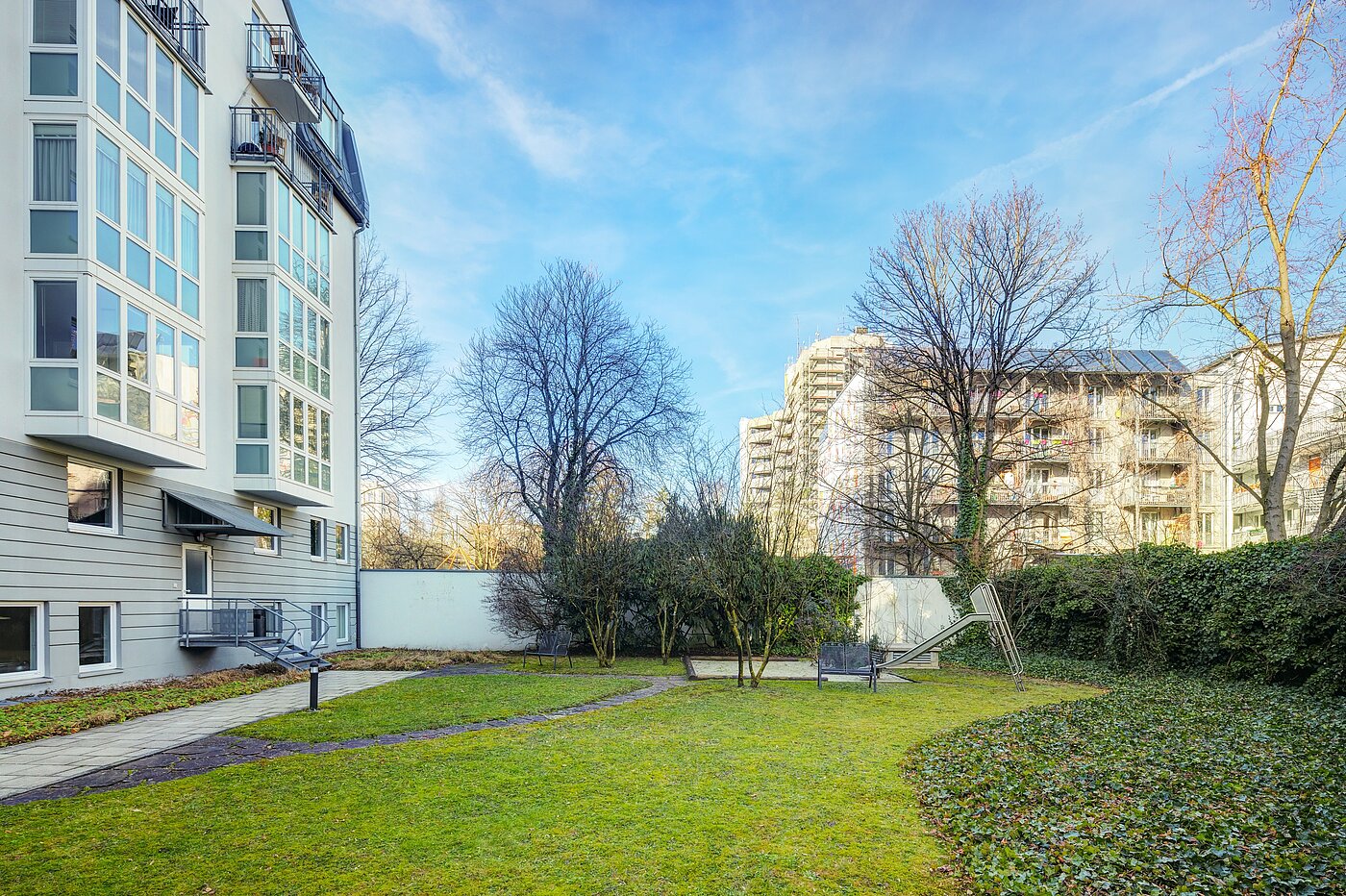 Etagenwohnung mit 2 Zimmern | München-Schwabing | 70102 | ...begrünten Innenhof